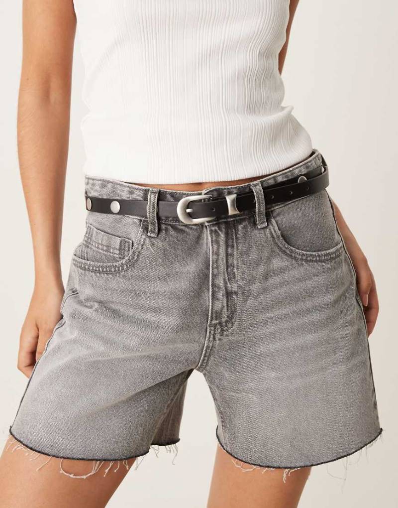 Gina Tricot - Western-Gürtel in Schwarz mit Nieten und silberfarbener Schnalle von GINA TRICOT