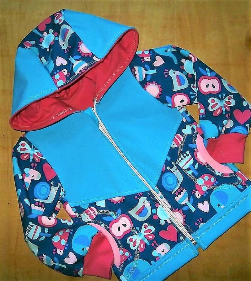 Softshelljacke Kinderjacke in Türkis Mit Kindermotiven Dunkelblau Reißverschluss Zipper, Kleine Seitliche Taschen Dg 68-74 Bis 98-104 Softshelljacke Kinderjacke in Türkis Mit Kindermotiven Dunkelblau Reißverschluss Zipper, Kleine Seitliche Taschen Dg 68-74 Bis 98-104 von GISISVO
