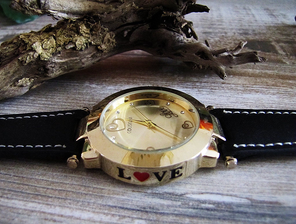 Kostenloser Fast Shipping - Liebe Herz Uhr Schwarz Kunstleder Frauen Gold Gefüllt Chic Uhren Einzigartiges Geschenk Für Sie Jahrestagsgeschenk von GIULIETTASStore