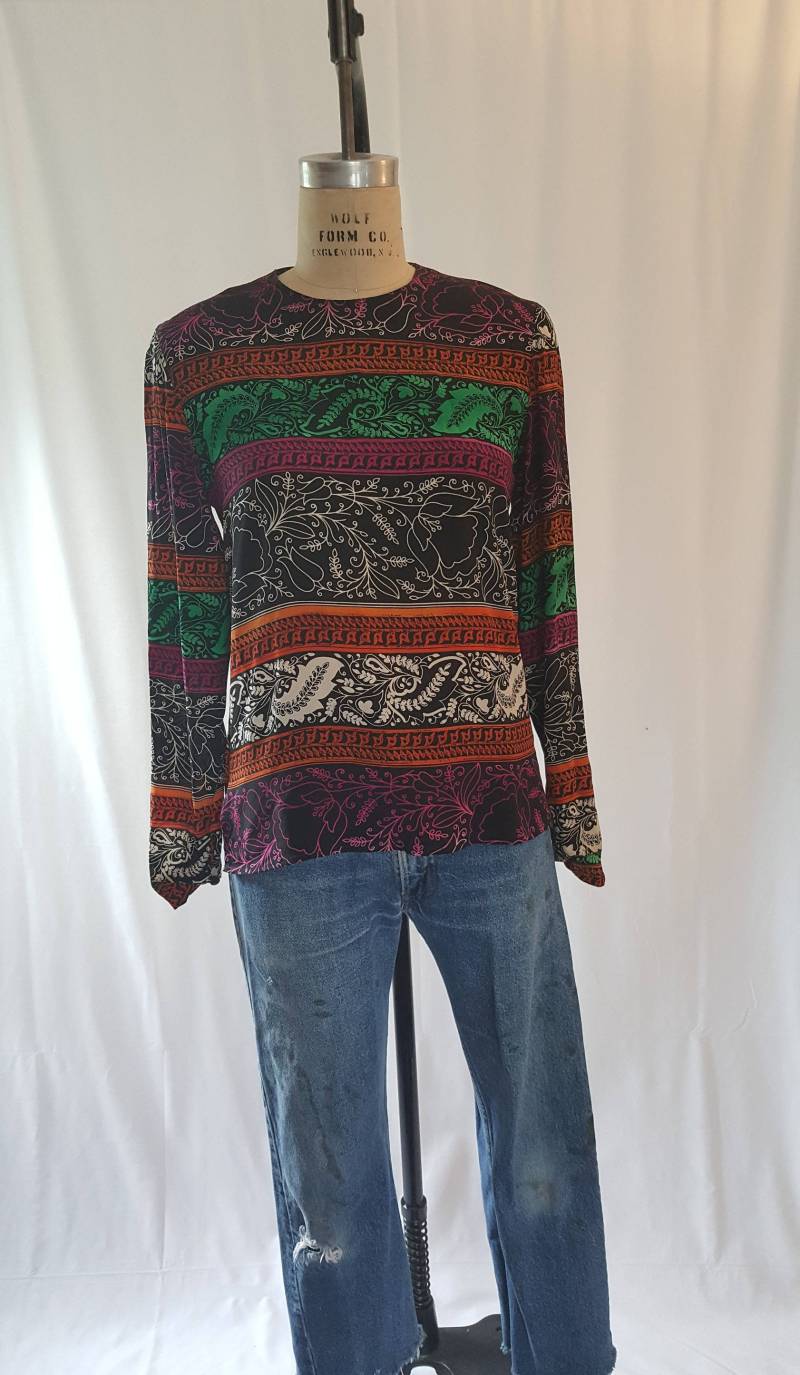Seide Florale Farbblock Pullover Bluse Seide Florale Farbblock Pullover Bluse von GJONESVINTAGE