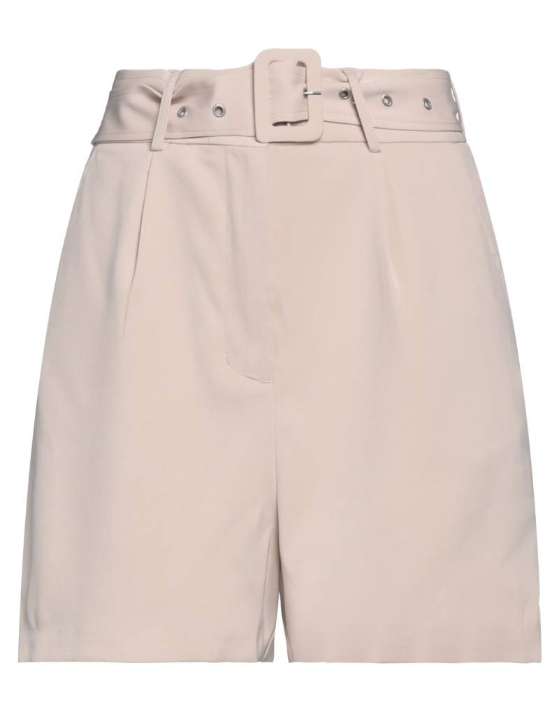 GLAMOROUS STUDIO Shorts & Bermudashorts Damen Beige von GLAMOROUS STUDIO
