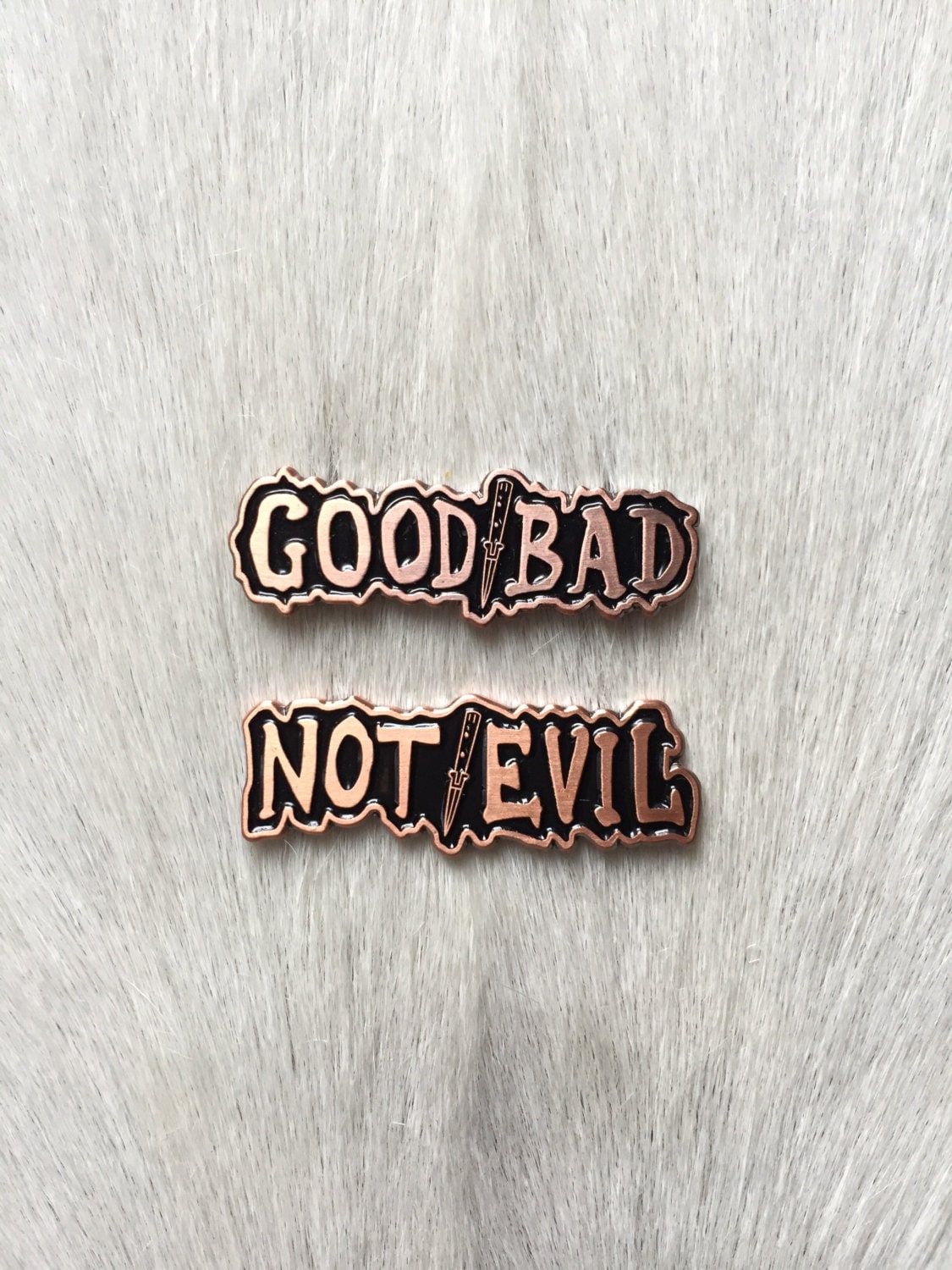 Good/Bad Not/Evil Emaille Anstecknadel Set Good/Bad Not/Evil Emaille Anstecknadel Set von GLAMOURWOUNDS