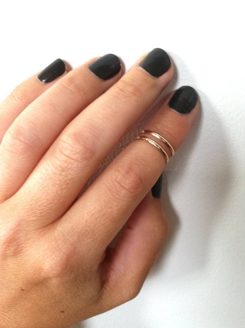 Dünner Goldknuckle Ring - 14K Gold Filled Ring, Midi Ringe, Stapelring in Jeder Größe von GLAMROCKSdesigns