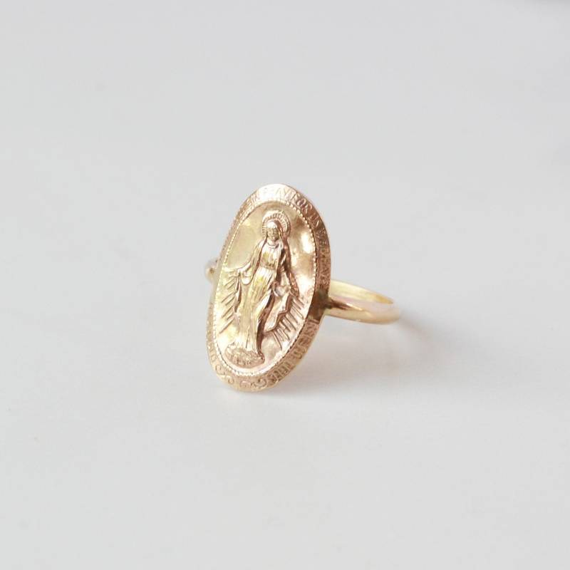 Jungfrau Maria Ring, 14K Gold Filled Religiöser Medaillon Mutter Statement Lady Of Guadalupe Ring von GLAMROCKSdesigns