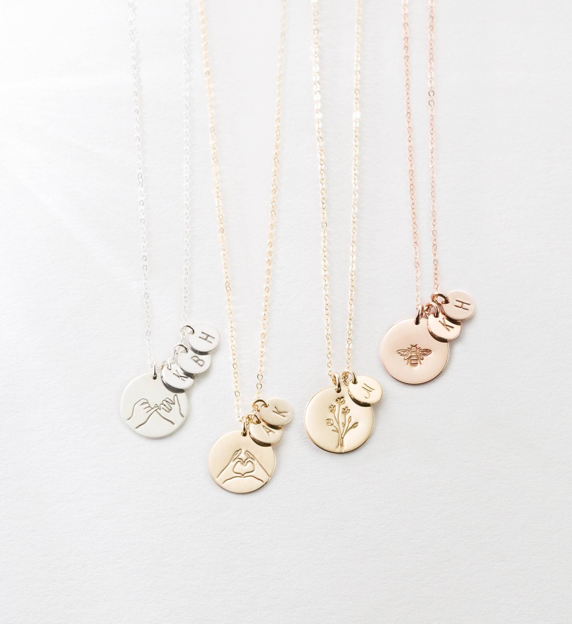 Mutter Halskette Mit Initialen Der Kinder, Personalisiertes Mutterschaftsgeschenk, Geschichtete Initialenhalskette | 14K Gold Fill, Sterling Silber von GLDNxLayeredAndLong