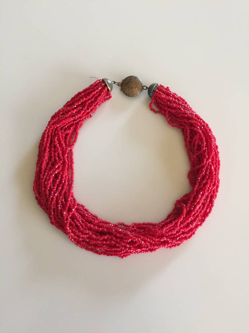 Vintage 40Er Jahre Rote Glasperlen Halskette Vintage 40Er Jahre Rote Glasperlen Halskette von GLEIBS