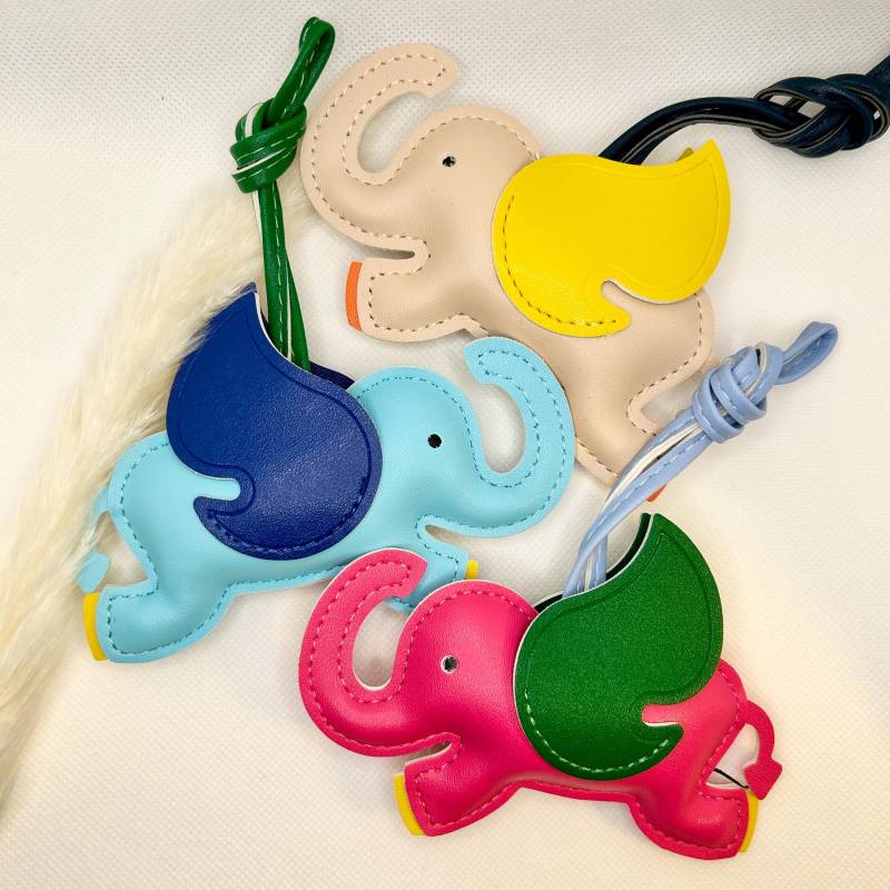 Elefant Anhänger Taschenanhänger Kunstleder Glücksbringer Schlüsselanhänger Bunt Geschenk Bag Charm [Glindlichbyanni] von GLINDLICHbyAnni