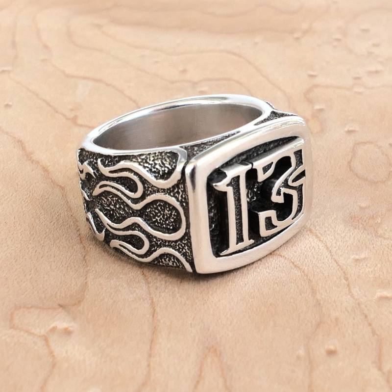 Biker Statement Ring Silber | Mit Nummer 13 Massiver Männer Siegelring Rocker Sterling Feuerring 925 Flammen Design von GLJewelryArtist