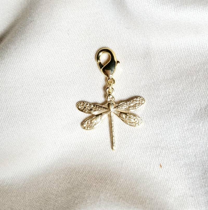 Glowybox Libelle Anhänger Ohne Kette Gold Kinderschmuck Charm Armband Anhänger Geschenk Freundin Geburtstag Kind Art Déco von GLOWYBOX