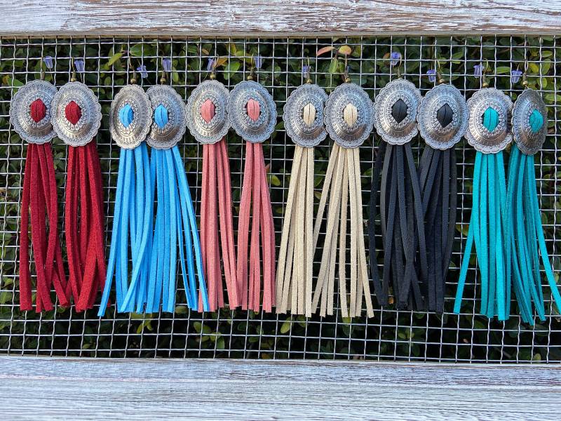 Concho Fransen Ohrringe Boho Western Ohrringe Aus Veganem Wildleder Concho Fransen Ohrringe Boho Western Ohrringe Aus Veganem Wildleder von GLSCreationsUS
