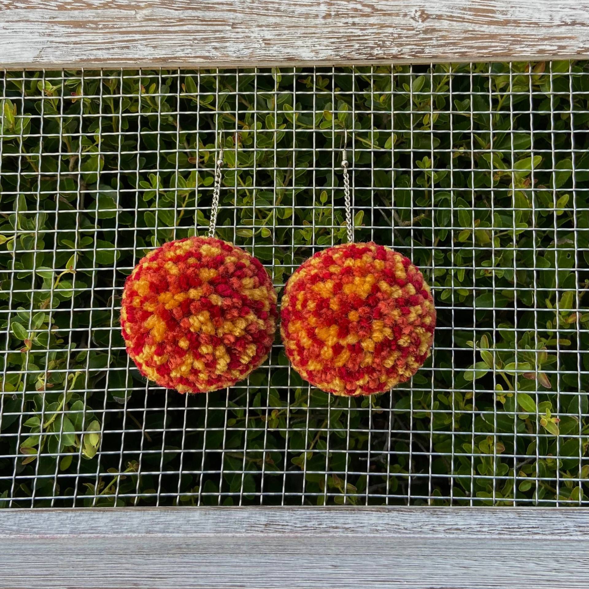 Herbst Multicolor Pom Ohrringe, Konfetti Poms, Garn Ohrringe Herbst Multicolor Pom Ohrringe, Konfetti Poms, Garn Ohrringe von GLSCreationsUS