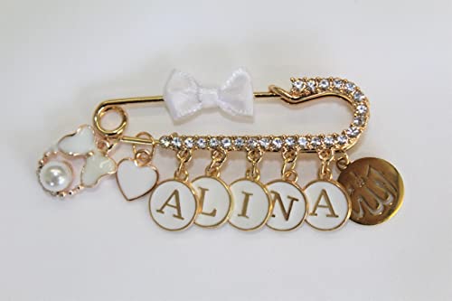 Baby Stecknadel mit Namen Anstecknadel Brosche personalisierte Baby Geschenk Mädchen Junge Glücksbringer Kinderwagen PIN (Weiß mit Strass Herz & Allah) von Glücksperle