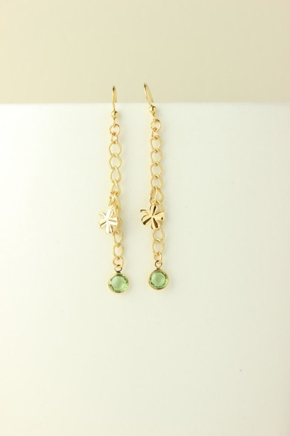 Goldene Good Luck Ohrringe Mit Kleeblättern, Swarovski Kristallen Und Goldener Kette Goldene Good Luck Ohrringe Mit Kleeblättern, Swarovski Kristallen Und Goldener Kette von GMHdesign