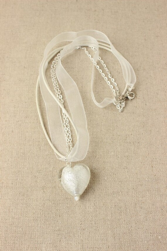Herz Anhänger Halskette, Weiß Silber Foiled Glas Mit Kette, Band Und Lederschnur, Einzelstück, Halskette Gmhdesign Herz Anhänger Halskette, Weiß Silber Foiled Glas Mit Kette, Band Und Lederschnur, Einzelstück, Halskette Gmhdesign von GMHdesign