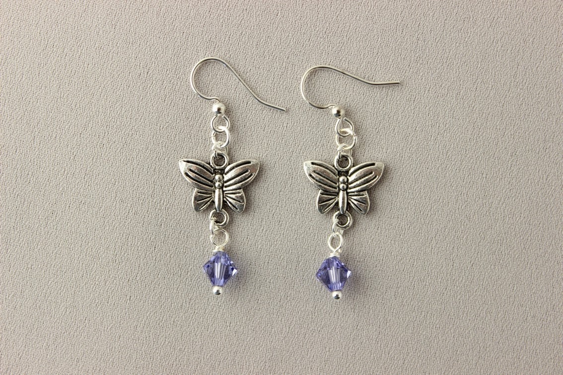 Süße Schmetterling Ohrringe Mit Silbernen Schmetterlingen Und Swarovski Kristallen - Wählen Sie Ihre Farbe Aus Süße Schmetterling Ohrringe Mit Silbernen Schmetterlingen Und Swarovski Kristallen - Wählen Sie Ihre Farbe Aus von GMHdesign
