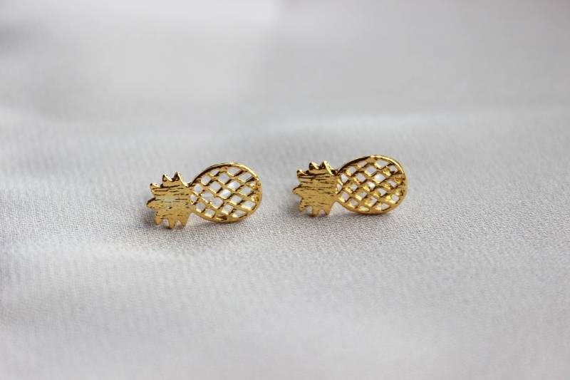 Unsichtbarer Ohrclip, Goldfarbene Ananas-Clips, Nicht Durchbohrte Ohrstecker, Metallfreie Clips, Hypoallergen - Nicht Allergene Ohrringe Unsichtbarer Ohrclip, Goldfarbene Ananas-Clips, Nicht Durchbohrte Ohrstecker, Metallfreie Clips, Hypoallergen - Nicht Allergene Ohrringe von GMHdesign