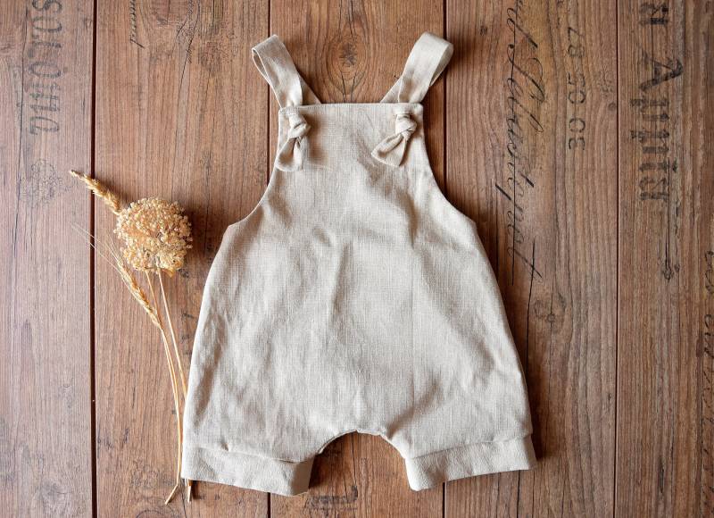 Baby-Leinen-Latzhose, Neugeborenen-strampler von GMStileSenzaTempo