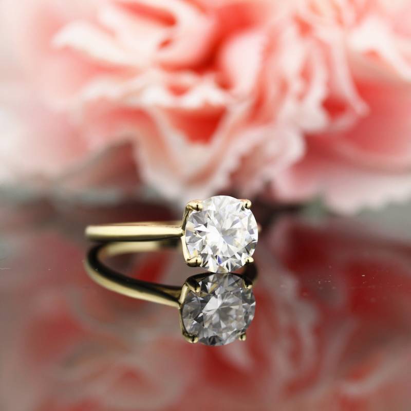 2Ct Moissanit Verlobungsring Solid 14K Gelb Oder Weißgold | Simulierter Diamant Verfügbar von GNGJewel