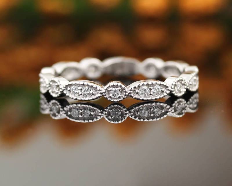 Art Deco Antik Stil Diamant Milgrain 14K Weiß Gold Full Eternity Ehering Aniversary Ring Gem1067 von GNGJewel