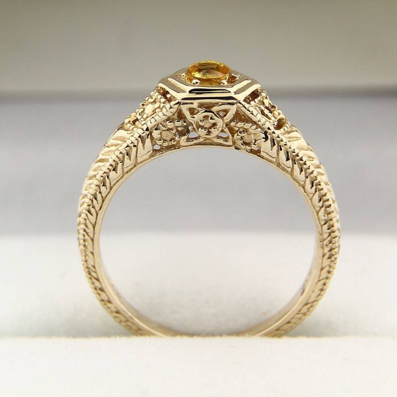 Gelber Saphir Solid 14K Antik Gelbgold Ring von GNGJewel