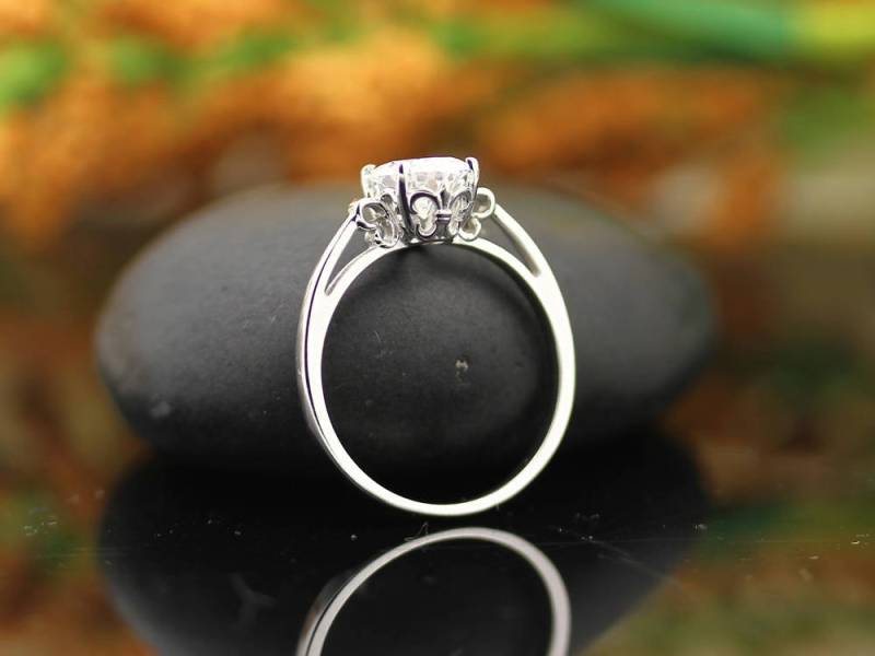 Zertifiziert Für Immer Ein Moissanite Verlobungsring, Oval Brillant Geschnitten Diamant Simulant Ehering in Solid 14K Weißgold von GNGJewel