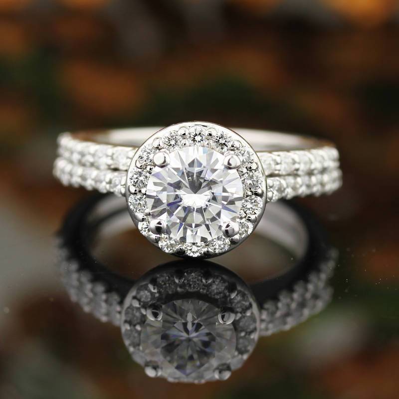 Zertifiziert Für Immer Eine Farblose Moissanite 14K Weißgold Diamant Verlobung Halo Ring Set - Gem1471 von GNGJewel