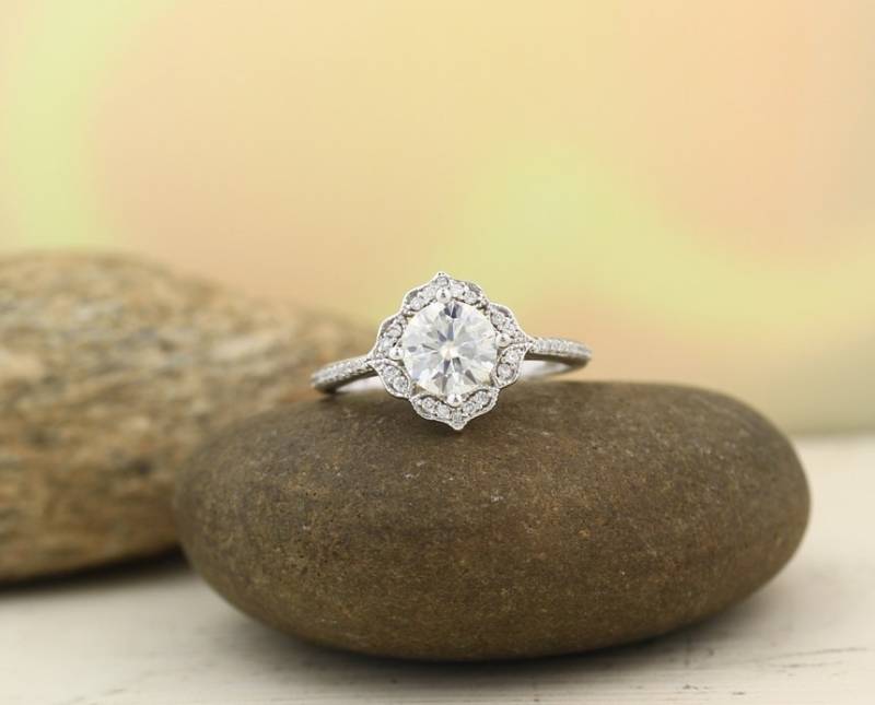 Zertifiziert Für Immer Eine Moissanite in Der Nähe Farblosen Verlobungsring & Diamant Hochzeit Band Set, Vintage Floral Stil in 14 K Weißgold von GNGJewel