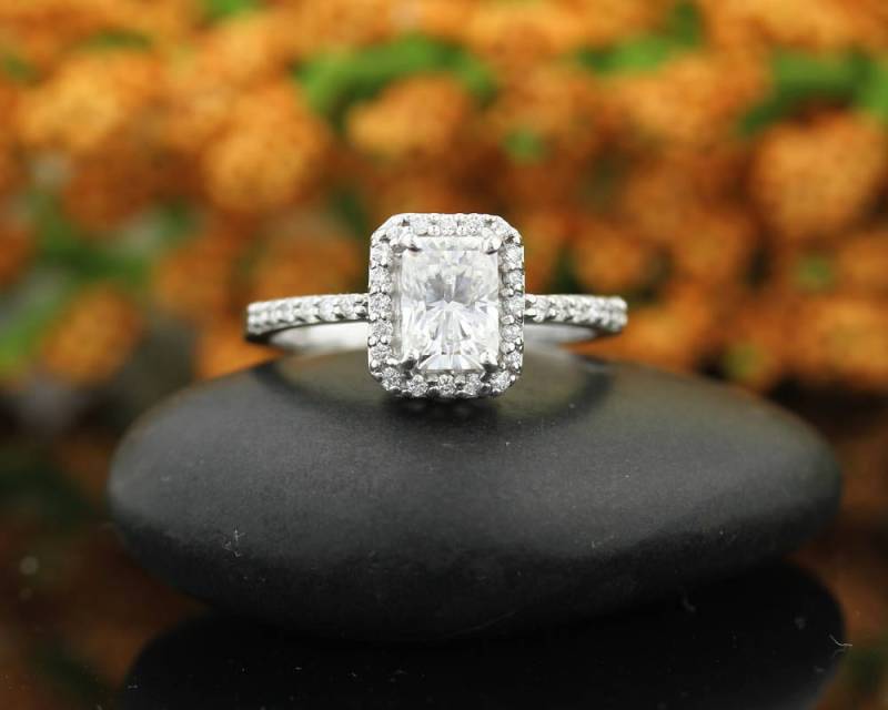 Zertifizierte Smaragd Schnitt /Octagon Für Immer Ein Moissanite | Nahezu Farblos Solide 14K Weißgold Verlobungsring - Ov94506 von GNGJewel