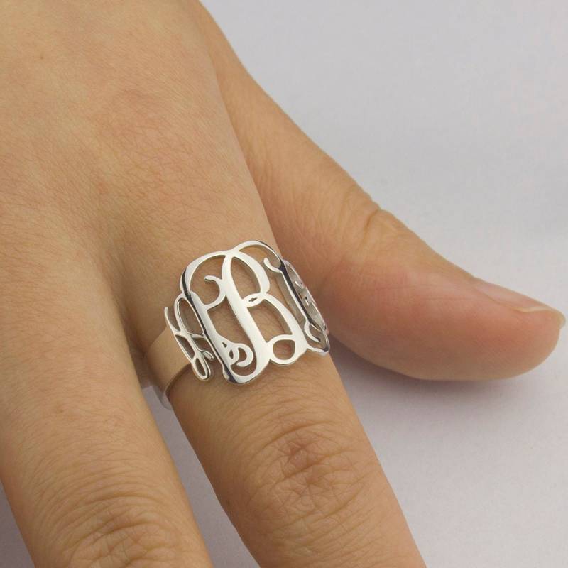 Monogrammring Personalisierter Drei Anfangsring Custommed Brautjungfer Geschenk Sterlingsilberring - Us4-Us13 von GNhandmadeDesign