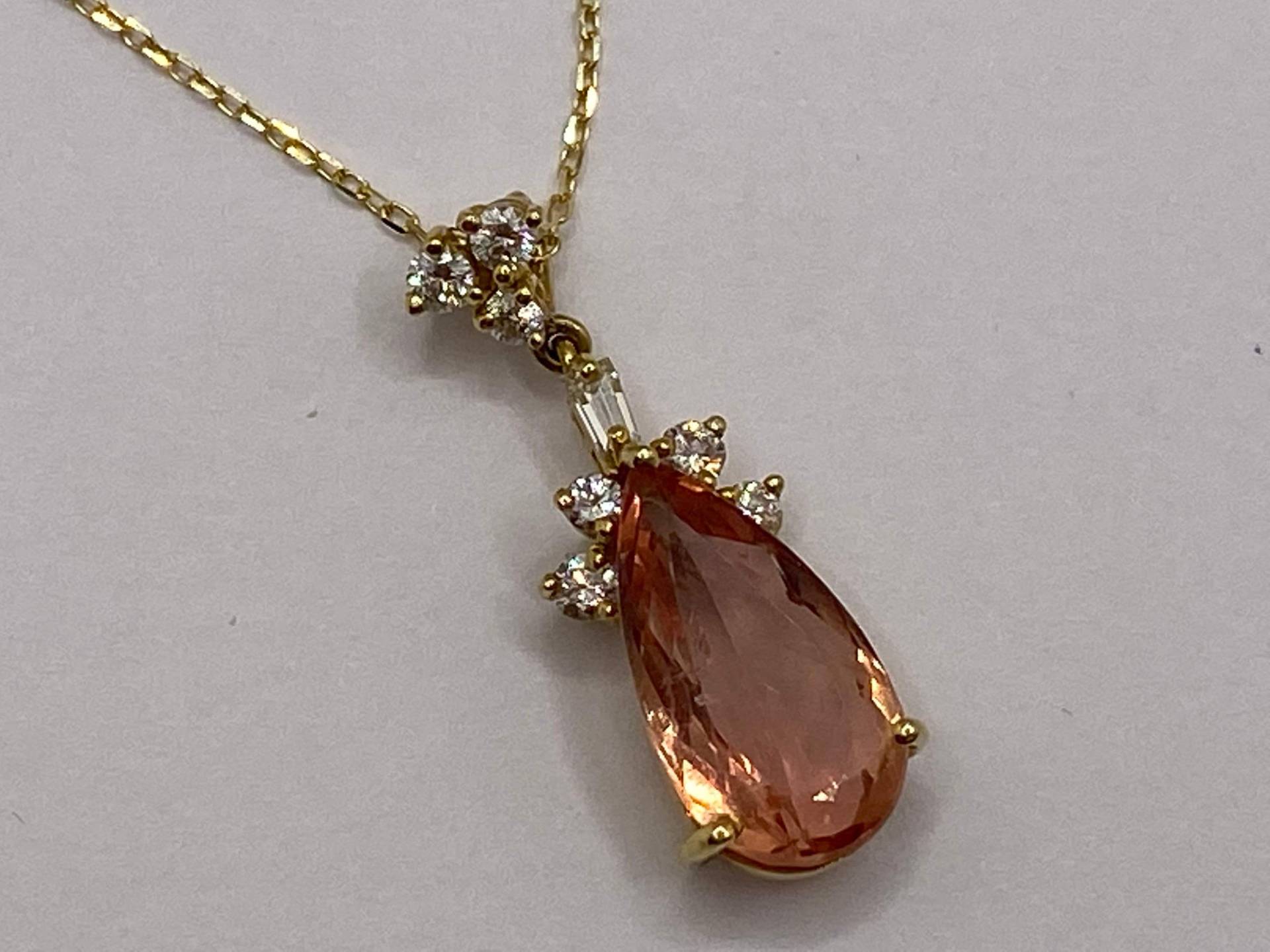 18K Gelbgold Topas Und Diamant Anhänger Mit 14K Kette 18K Gelbgold Topas Und Diamant Anhänger Mit 14K Kette von GOLDKNOX