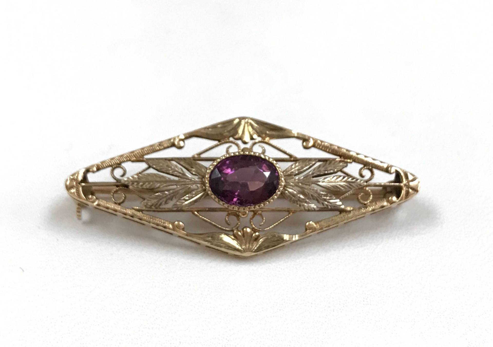 Antike 10K Gelbgold Brosche Lila Amethyst Anstecknadel von GOLDKNOX
