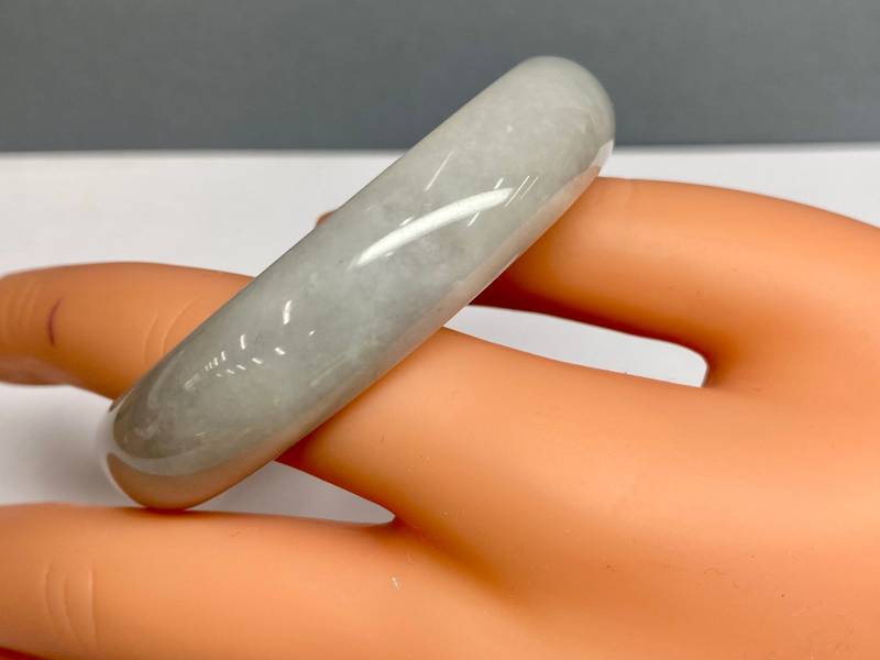 Armreif - Damenschmuck | 57.5 Mm Aus Lavendelfarbener Jade von GOLDKNOX