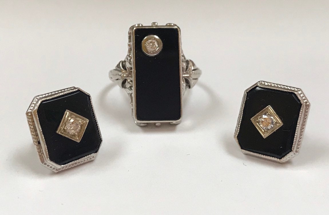 Art-Deco-18K Weißgold Onyx Diamant Ring Und Ohrringe Set - Größe 7 3/4 von GOLDKNOX