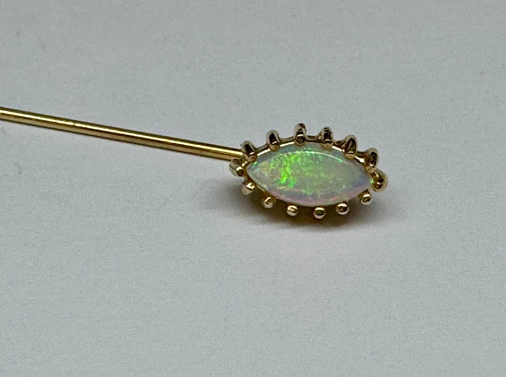 Vintage 14K Gelbgold Opal Stick Pin von GOLDKNOX