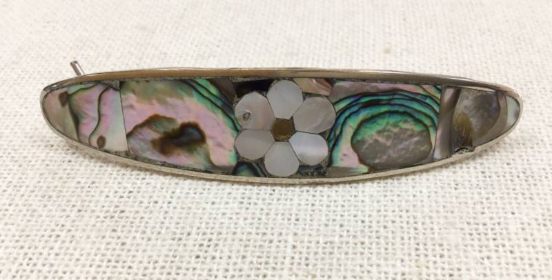 Vintage Mexiko Alpaka Brosche Perlmutt Gänseblümchen Inlay Vintage Mexiko Alpaka Brosche Perlmutt Gänseblümchen Inlay von GOLDKNOX
