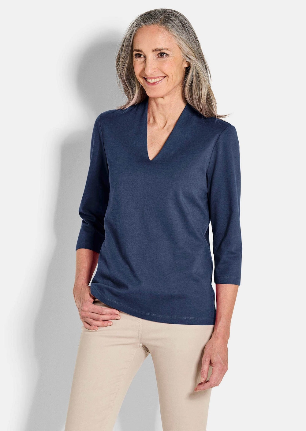 Große Größen Elegantes Basic-Shirt mit V-Ausschnitt, Damen, grau, Größe: 21, Baumwolle, Happy Size DE Women von GOLDNER