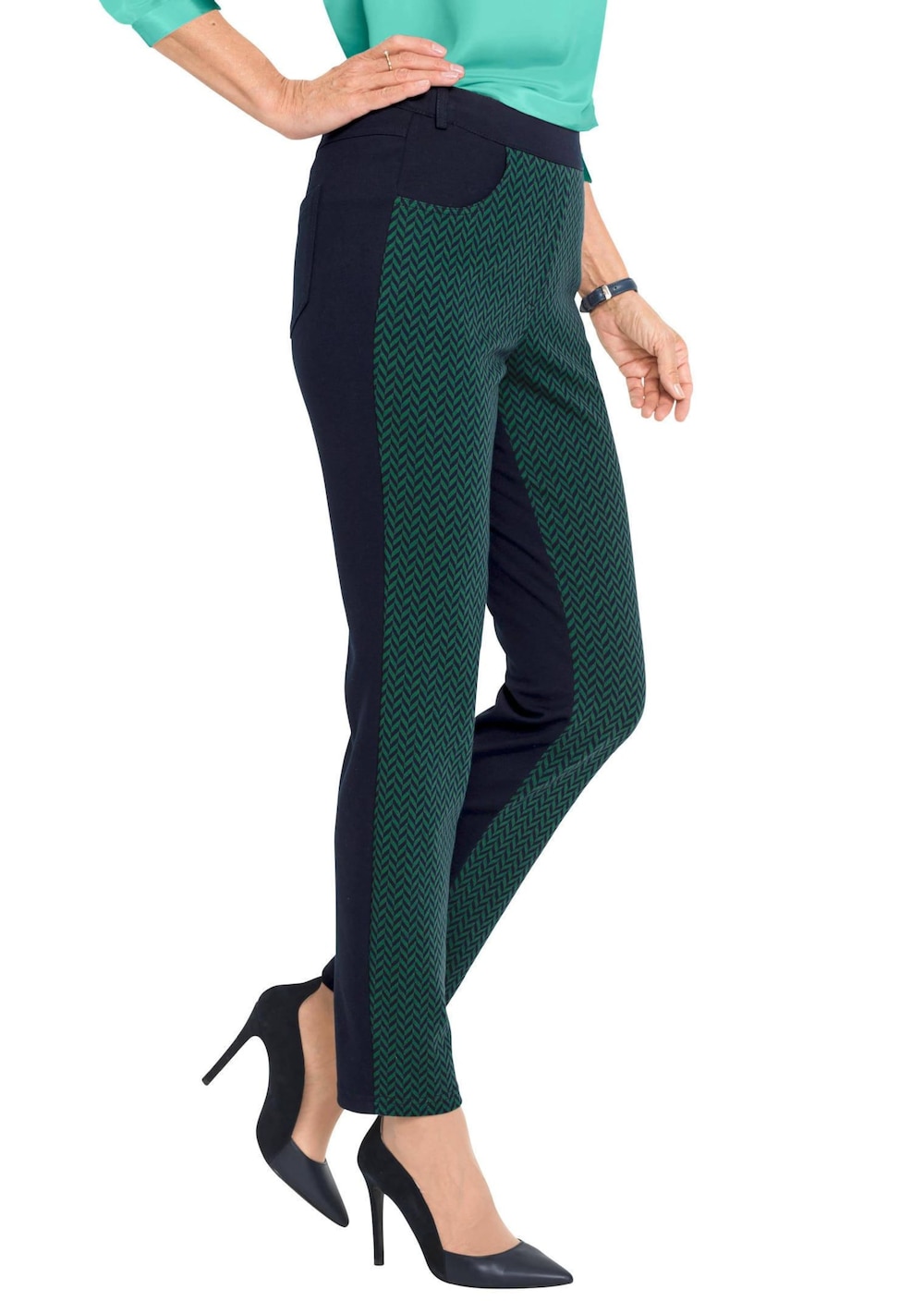 Große Größen Formstabile Jerseyhose in trendigem Materialmix, Damen, lila, Größe: 56, Polyester/Viskose/Synthetische Fasern, Happy Size DE Women von GOLDNER