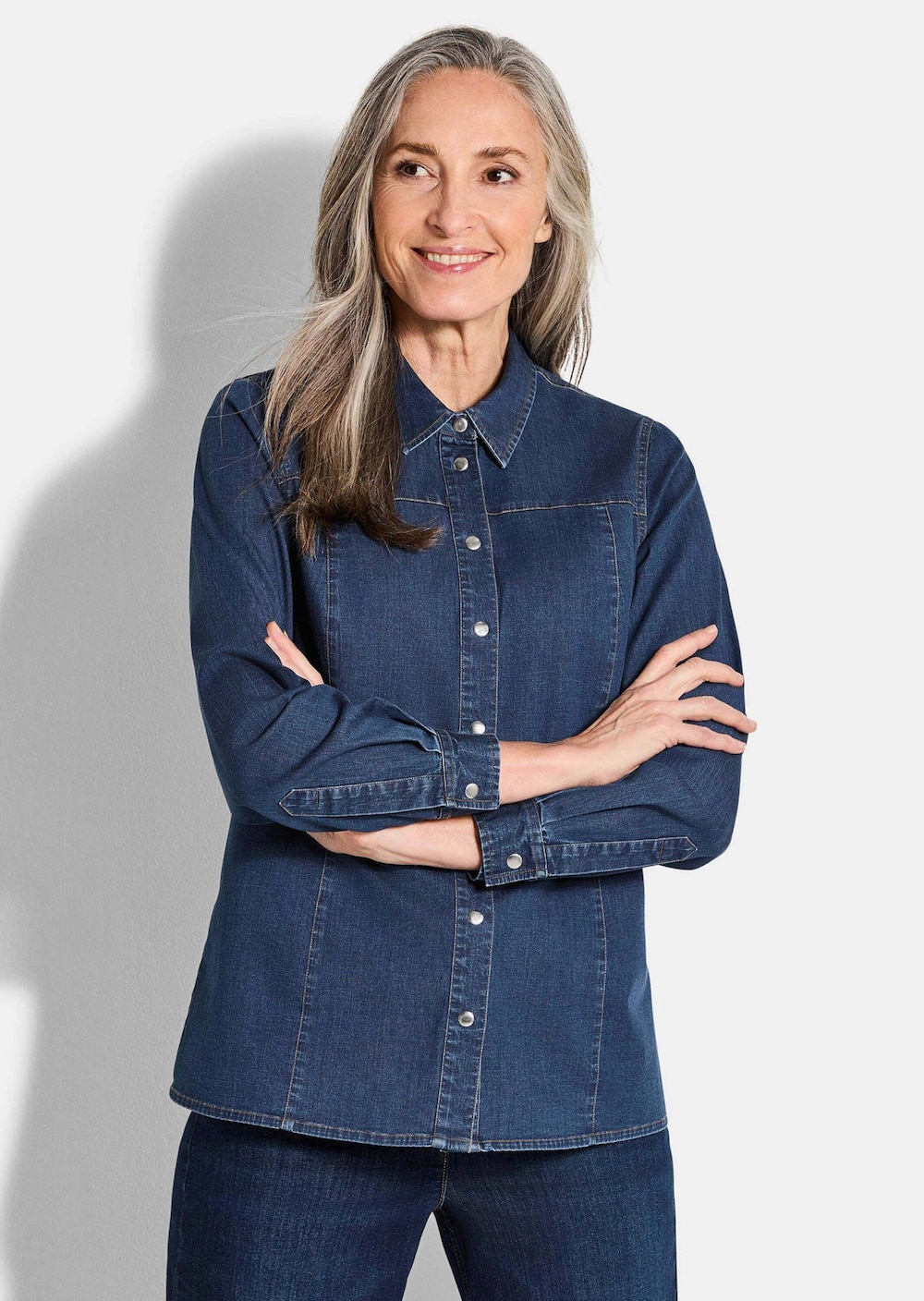 Große Größen Stilvolle Denim-Bluse mit Druckknöpfen, Damen, blau, Größe: 46, Baumwolle, Happy Size DE Women Große Größen Stilvolle Denim-Bluse mit Druckknöpfen, Damen, blau, Größe: 46, Baumwolle, Happy Size DE Women von GOLDNER