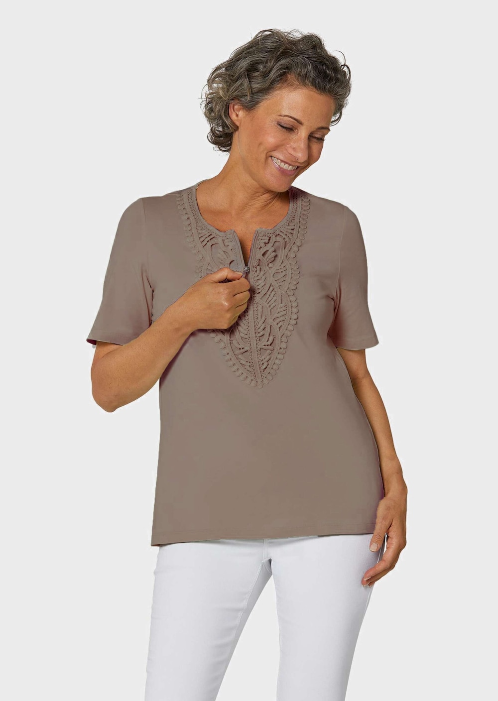 Große Größen Rundhalsshirt mit Häkelspitze, Damen, beige, Größe: 21, Baumwolle, Happy Size DE Women Große Größen Rundhalsshirt mit Häkelspitze, Damen, beige, Größe: 21, Baumwolle, Happy Size DE Women von GOLDNER