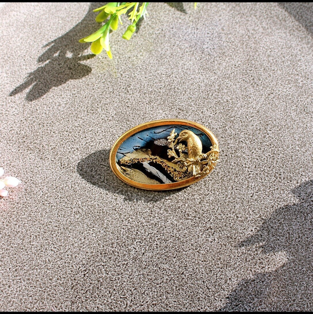 Vintage Oval Vogel Brosche Florales Blatt-Design von GOLDVINTAGGE