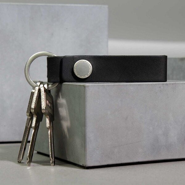 GOOD WILHELM Schlüsselanhänger LEO zum Öffnen aus vegetabilem Leder & Edelstahlring von GOOD WILHELM