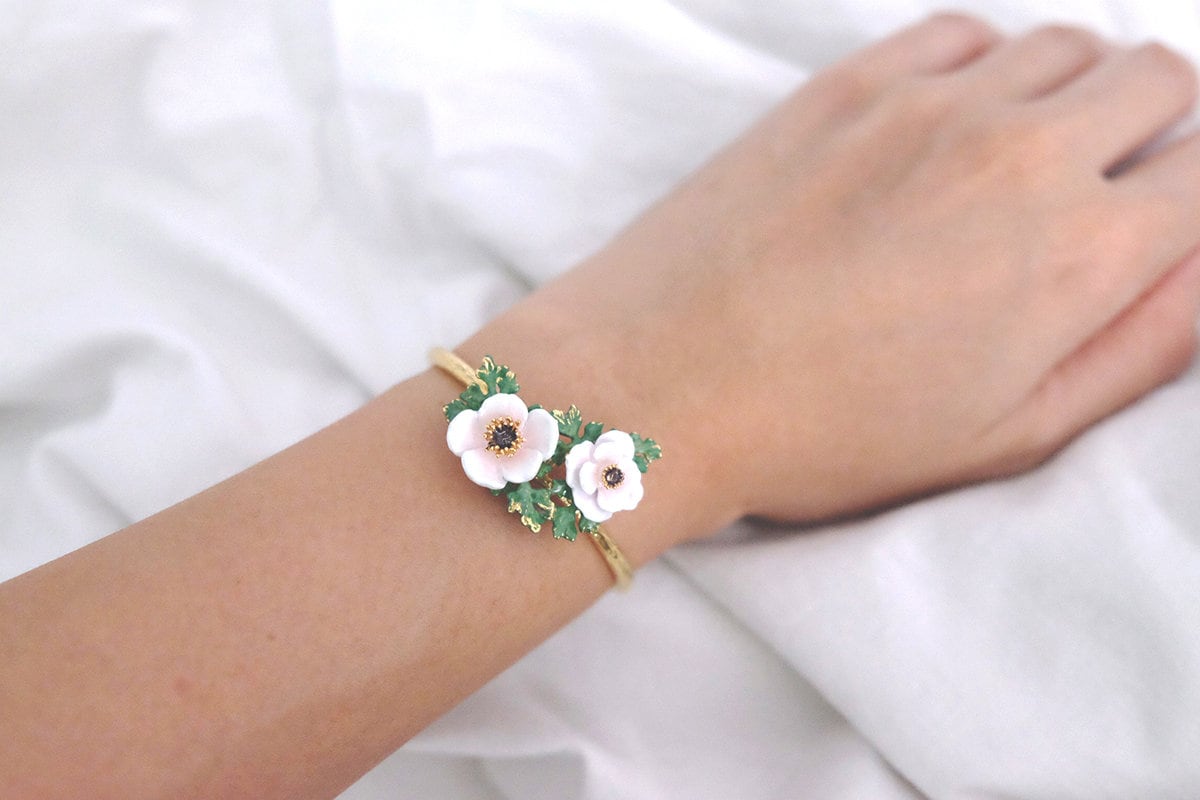 Anemone Armreif Weiß , Blumen Ring Blume von GOODAFTERNINE