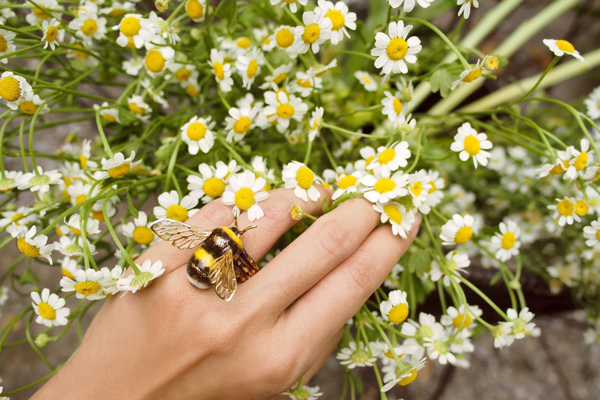 Biene Bumblebee Ring, Emaille Schmuck von GOODAFTERNINE