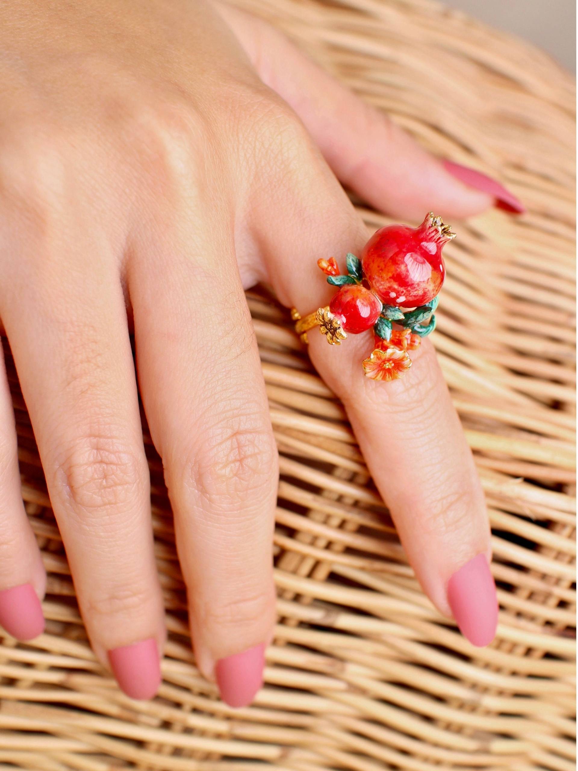 Granatapfel Ring, Fruchtige Blüte, Goodafternine, Emaille Verspielter Schmuck von GOODAFTERNINE