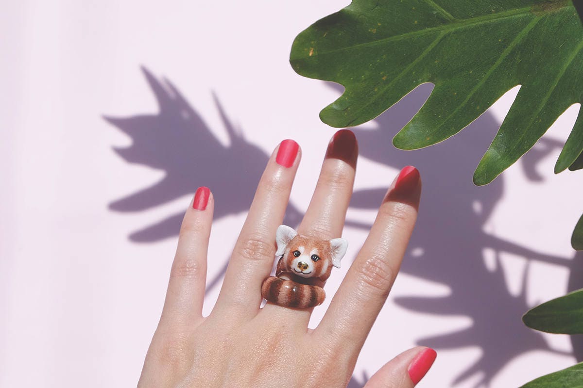 Raph Roter Panda Ring. Handgefertigter Emaille Ring, Goodafternine von GOODAFTERNINE