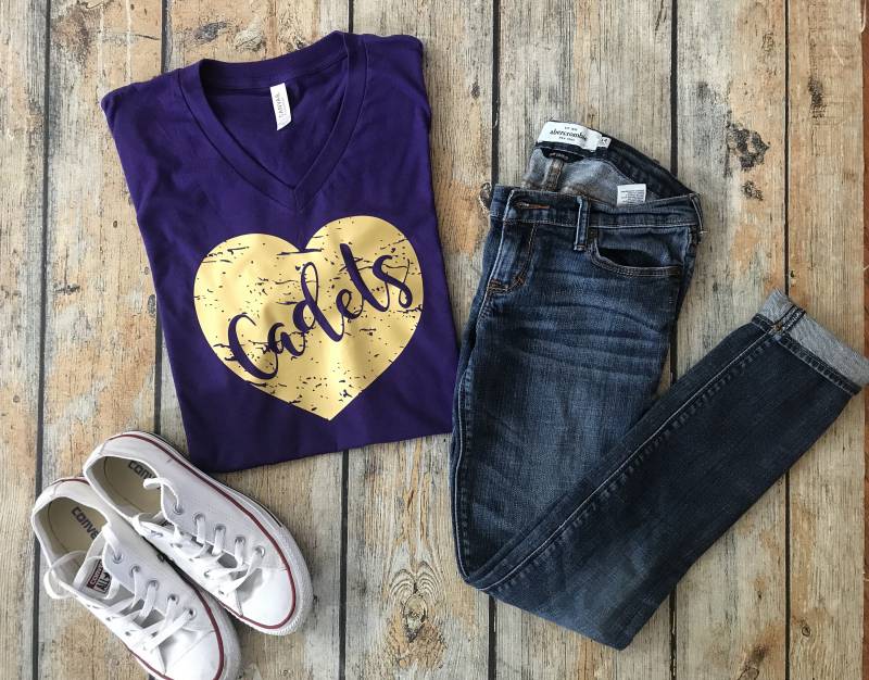 Kadetten Herz T-Shirt, Schulgeist Schul-Maskottchen-T-Shirt, Team Mom Shirt, Spirit Cbc Cadets von GOalphabetsoup