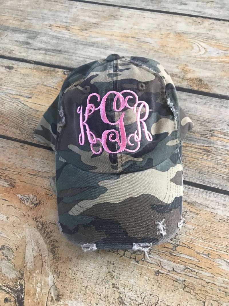 Monogramm Hut, Geschenke Unter 25, Camoflauge Camouflage Damenhut, Mom Jagdkleidung, Teenager Geschenk von GOalphabetsoup