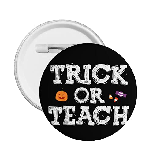 Retro Halloween Trick Or Teach Button Pins Lustige Halloween Lehrer Runde Anstecker Halloween Dekoration Dekor Pins für Kleidung Tasche Hut Accessoires von GQWJKSZ