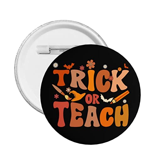 Retro Halloween Trick Or Teach Button Pins Lustige Halloween Lehrer Runde Anstecker Halloween Dekoration Dekor Pins für Kleidung Tasche Hut Accessoires von GQWJKSZ