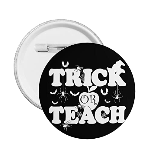 Retro Halloween Trick Or Teach Button Pins Lustige Halloween Lehrer Runde Anstecker Halloween Dekoration Dekor Pins für Kleidung Tasche Hut Accessoires von GQWJKSZ